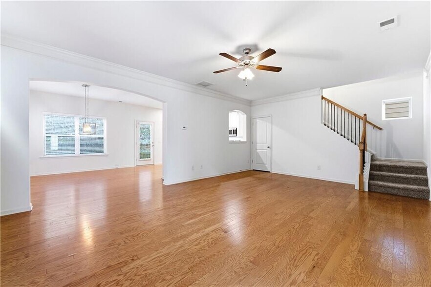 Building Photo - 413 Village View