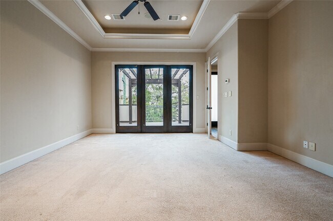 Building Photo - 307 Snover St