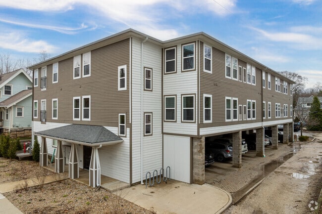 Building Photo - 609 S Henderson