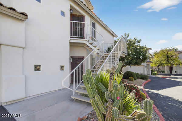 Building Photo - 9750 N Monterey Dr