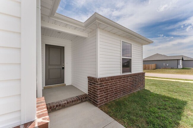 Building Photo - 1392 Perry St