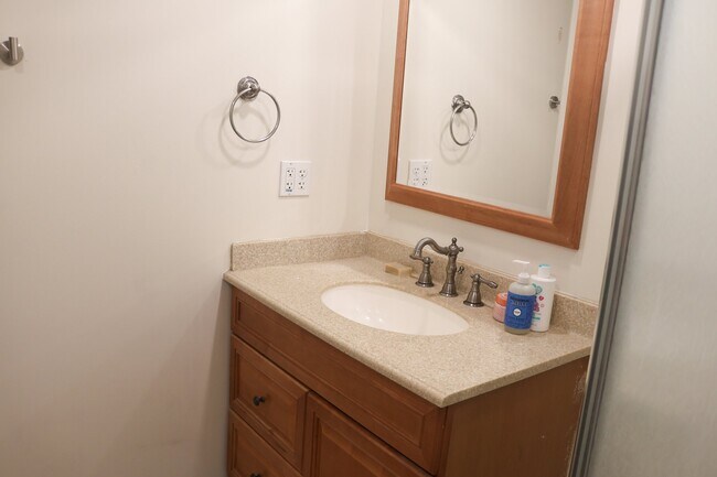 Building Photo - 356 Clintwood Dr
