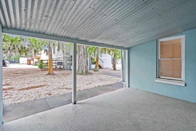 Building Photo - 137 Riberia St