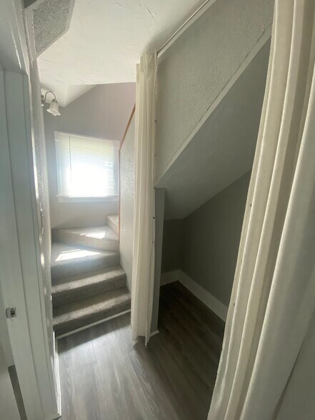 Building Photo - 344 Fairport Rd