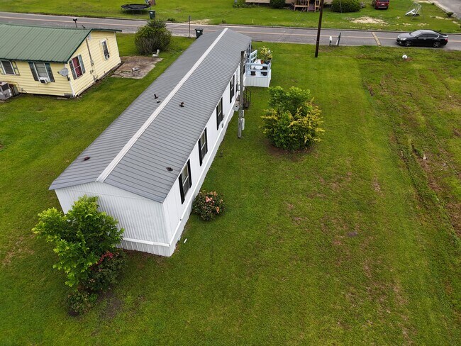 Building Photo - 913 E Avera Ave