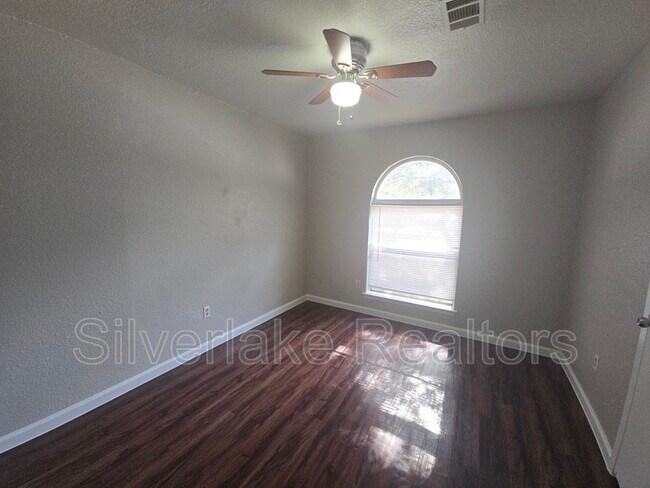 Building Photo - 2900 Laramie St