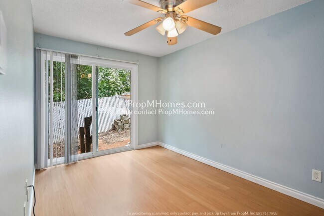 Building Photo - Well-Located Tigard Apartment – Cozy, Clea...