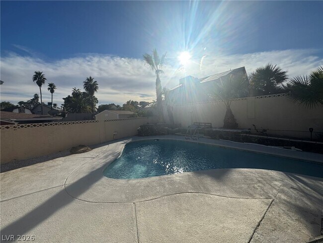 Building Photo - 4171 Victoria St