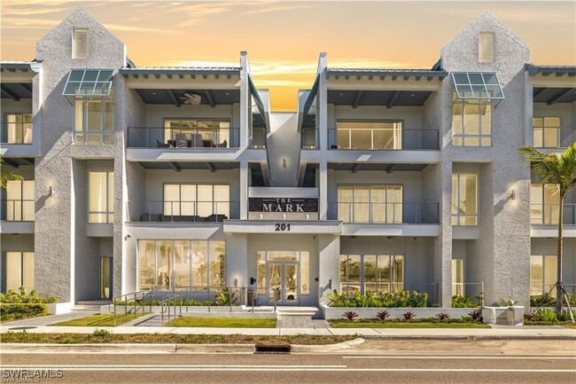 Building Photo - 201 8th St S