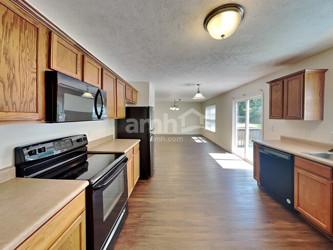 Building Photo - 645 Smoky Mountains Dr