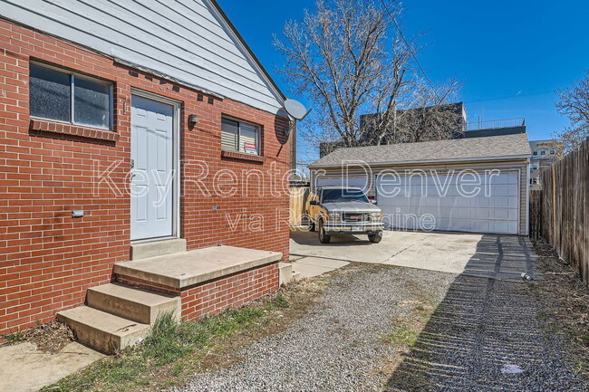 Building Photo - 1540 Zenobia St