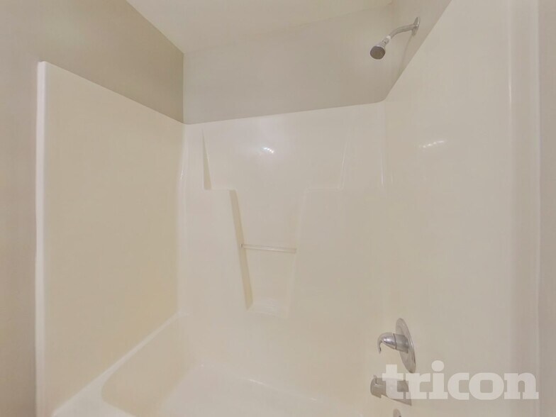 Building Photo - 175 Chesterbrook Ln