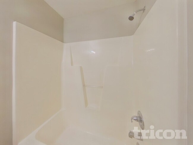 Building Photo - 175 Chesterbrook Ln