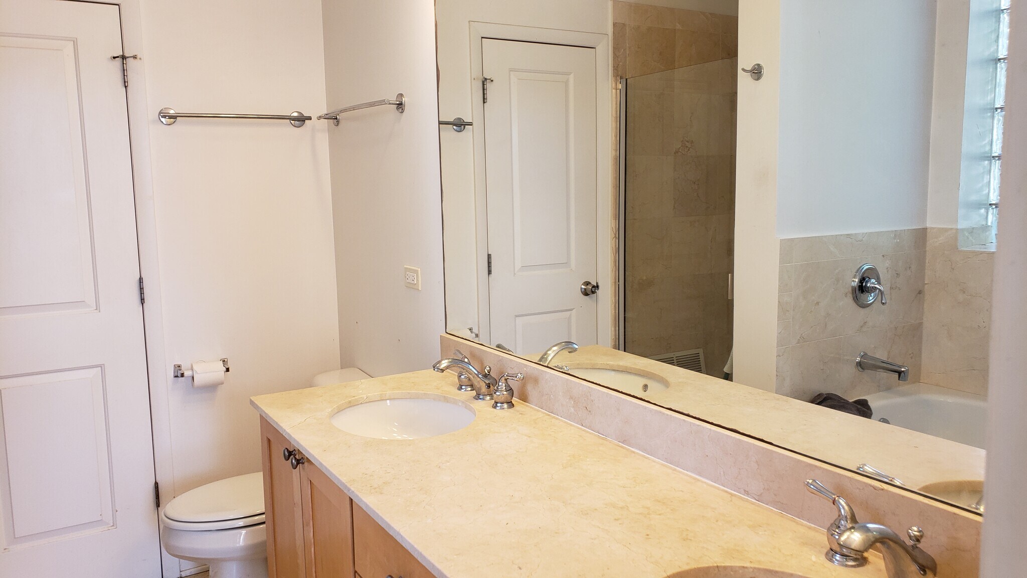Master Bathroom sinks - shower - 4044 N Kedvale Ave