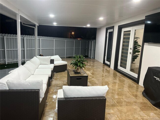Building Photo - 11500 SW 185th Terrace