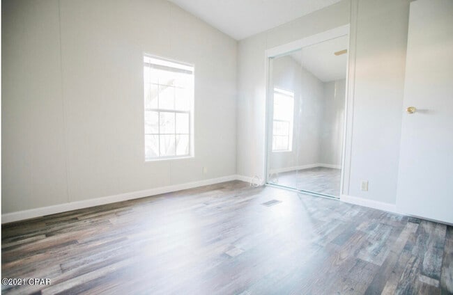 Building Photo - 6916 Sunrise Dr