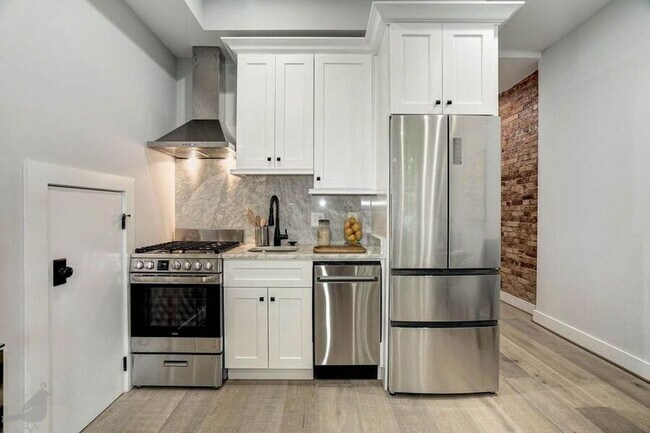 Building Photo - 329 K St NE