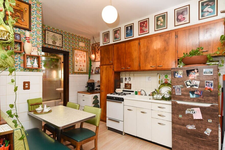 Building Photo - 2819 W Shakespeare Ave