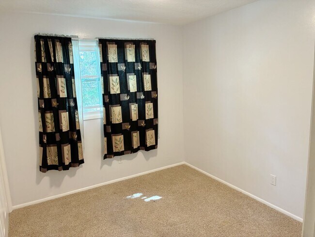 Building Photo - Spacious 5 Bed, 3 Bath Home for Rent in Idaho Falls!