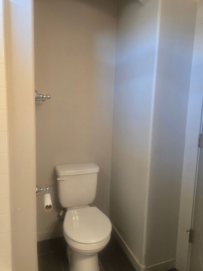 Building Photo - Beautiful home available now!