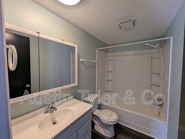 Building Photo - 4256 Kelson Ave