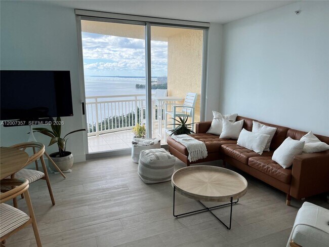 Building Photo - 2475 Brickell Ave