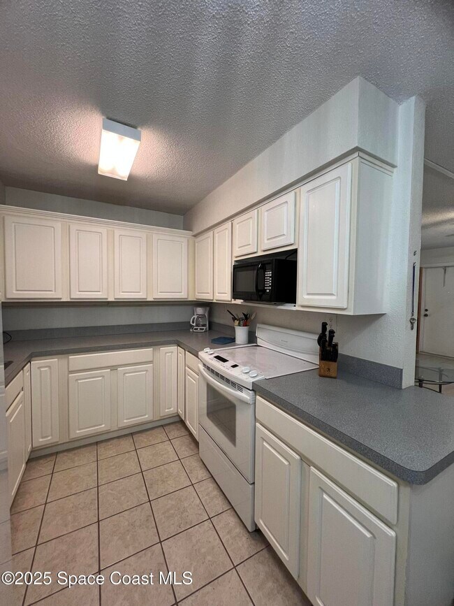 Building Photo - 190 E Olmstead Dr