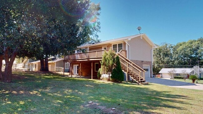 Building Photo - 110 Oakland Dr