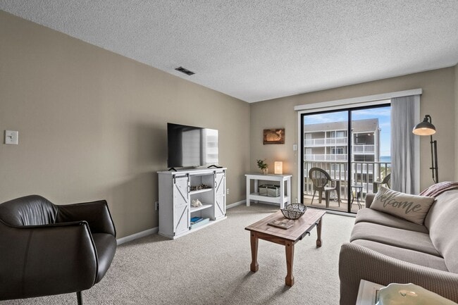 Building Photo - Snowbird Rental