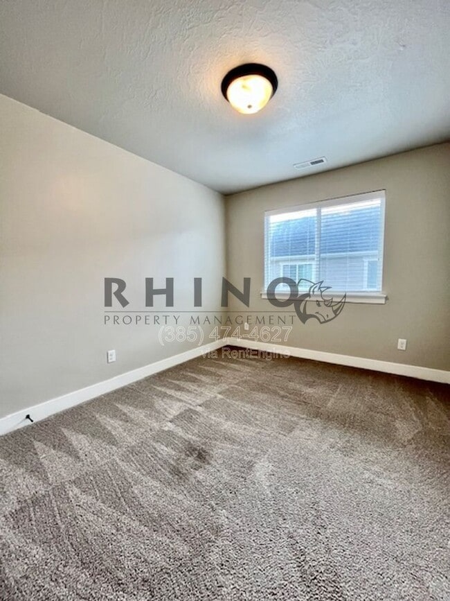Building Photo - 53 N 2000 W