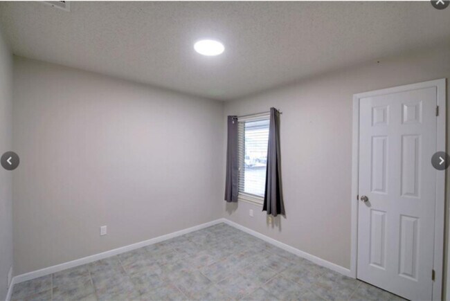 Building Photo - 6104 Bridlington Cir