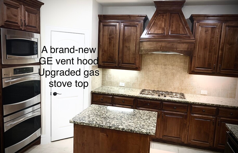 Building Photo - 1305 Miami Dr