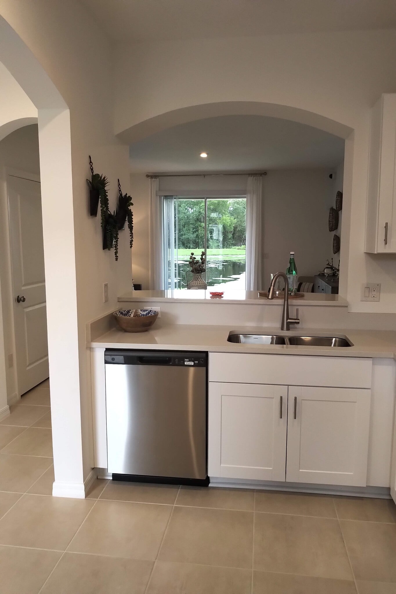 Kitchen - 6111 Fairmont Ln