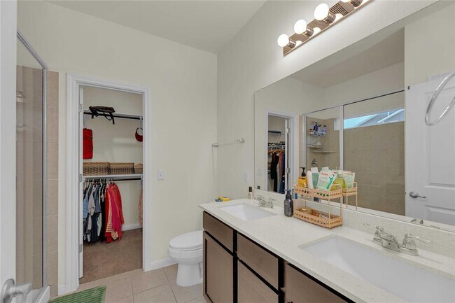 Building Photo - 16900 Adoro Dr