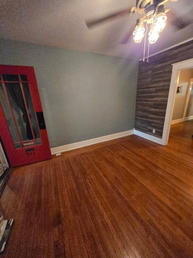 Building Photo - 911 N 20th St