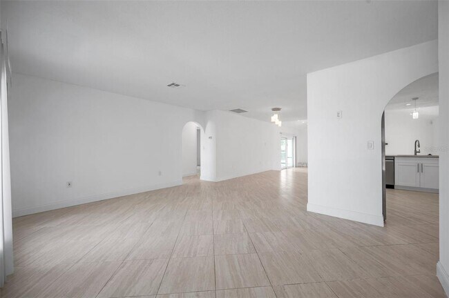 Building Photo - 13836 Darlene Ave