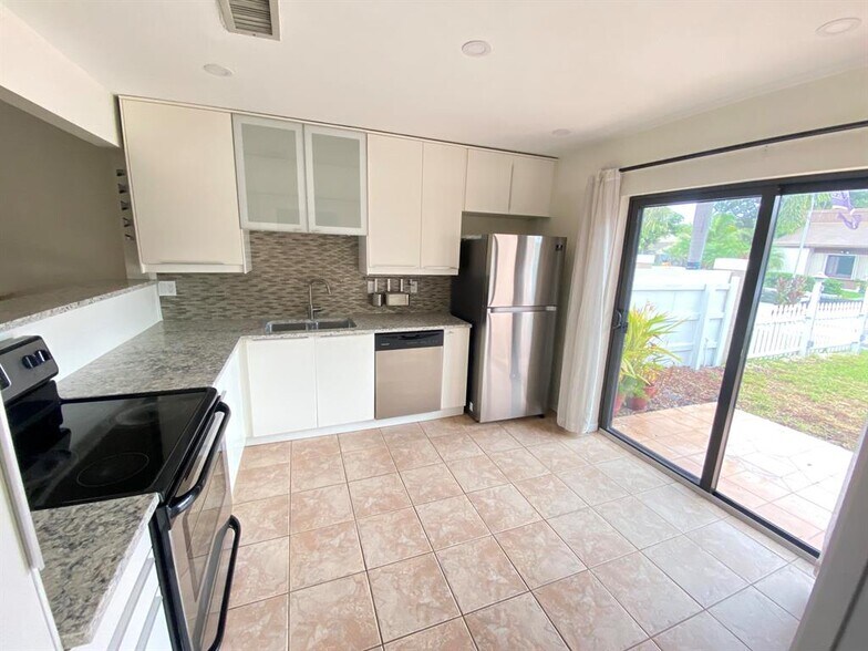 Building Photo - 6729 NW 29th Way