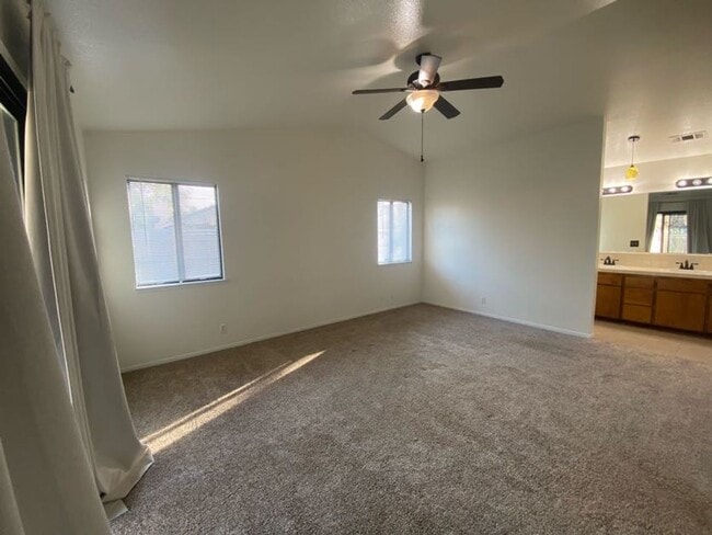 Building Photo - 1947 Henshaw Ave