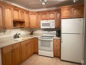 Building Photo - 354 Burgundy G