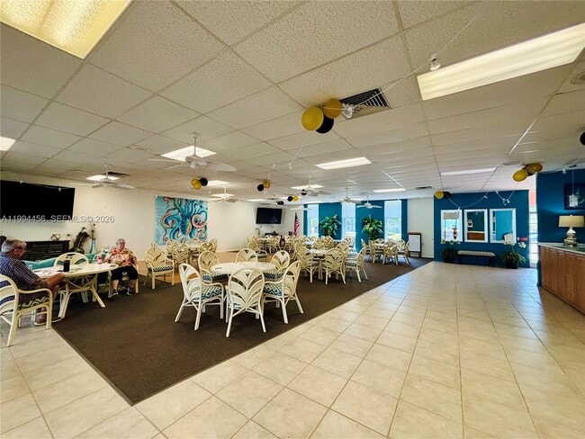 Building Photo - 1323 Bayshore Dr