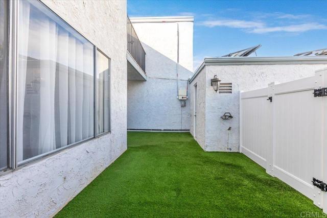 Building Photo - 1640 Maple Dr