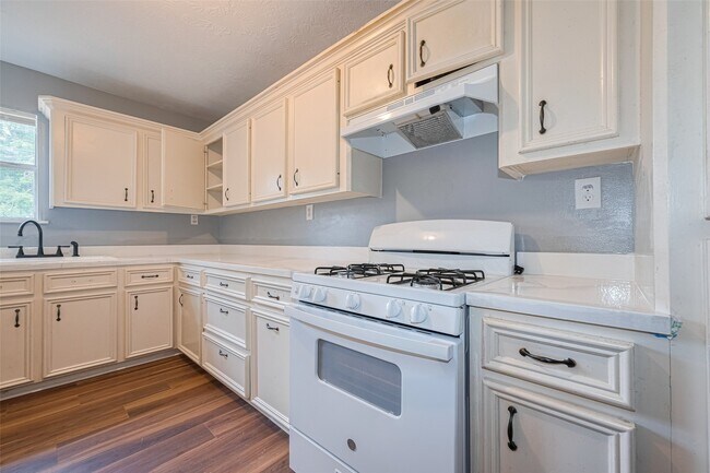 Building Photo - 6527 Kernel St
