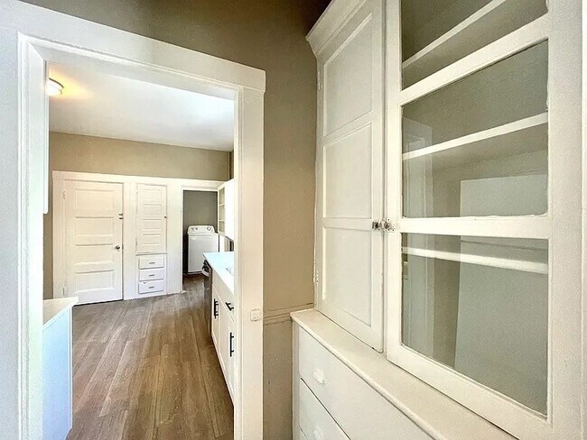 Building Photo - 46 Quincy St