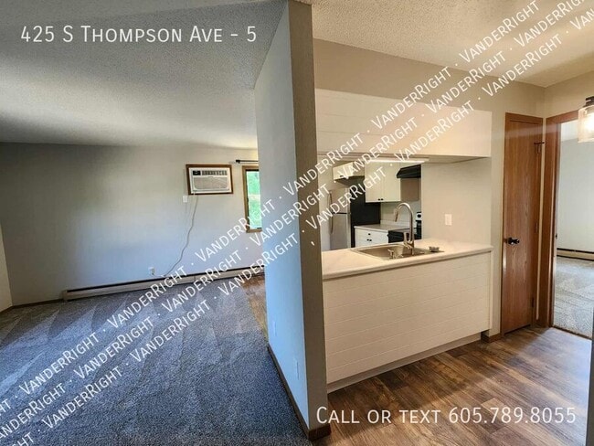Building Photo - 425 S Thompson Ave