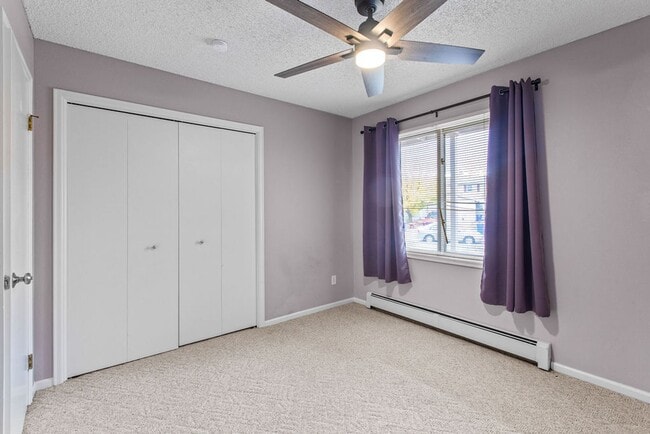 Building Photo - Spacious 2-Bedroom Condo with Garage and Basement