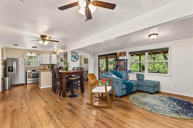 Building Photo - 467 Burr Oak Ln