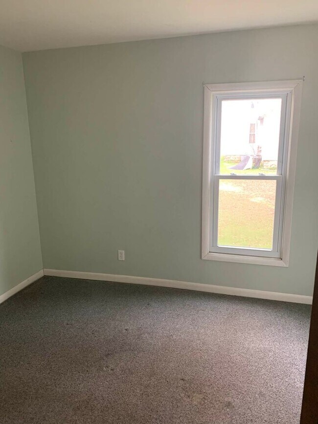 Building Photo - 1104 Anderson Ave