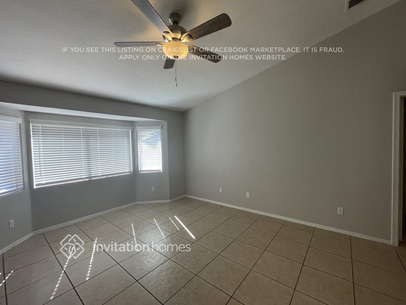 Building Photo - 10763 W Rio Vista Ln