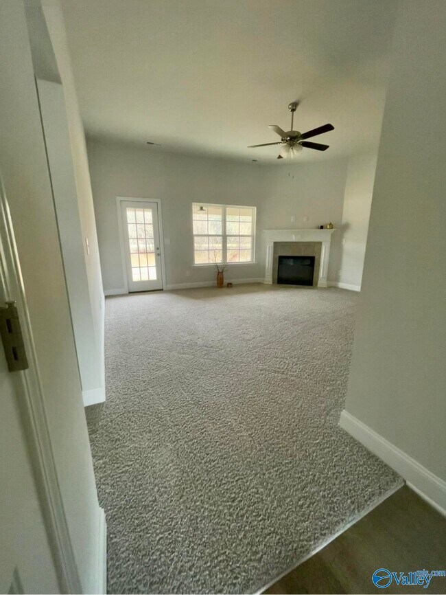 Building Photo - 272 Abercorn Dr