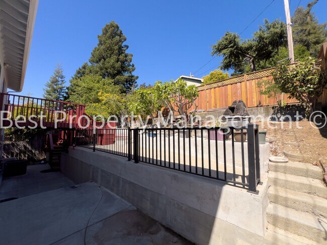 Building Photo - 18344 Redwood Rd